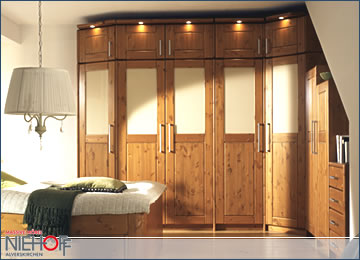 Jabo massiver Kleiderschrank in Kiefer